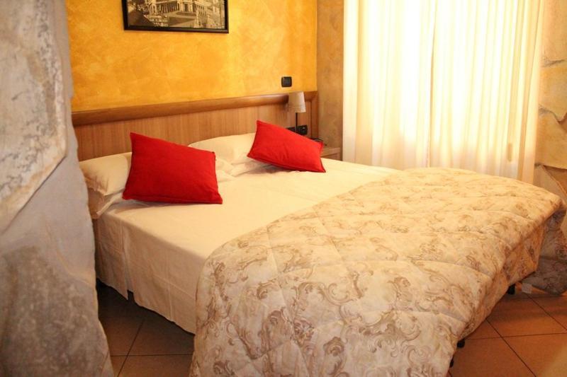Albergo Posta Генуа Екстериор снимка