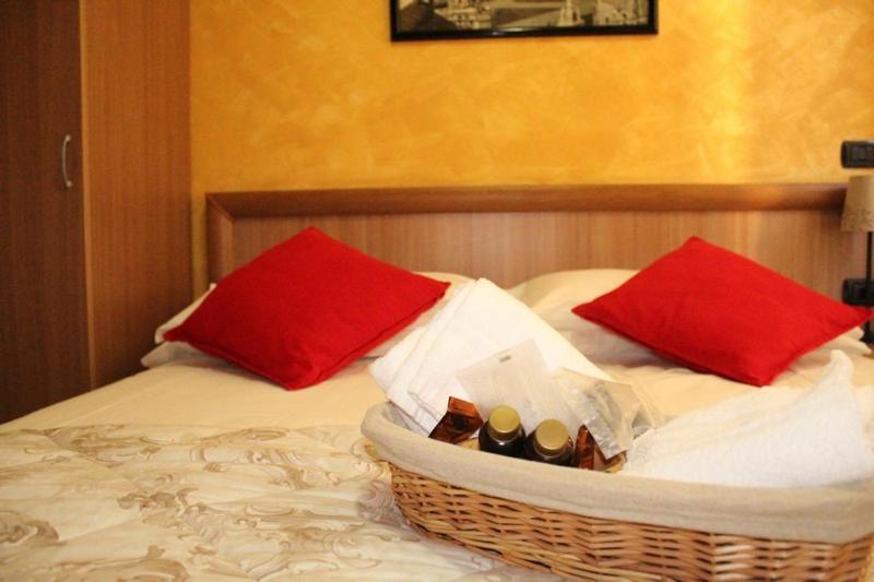 Albergo Posta Генуа Екстериор снимка