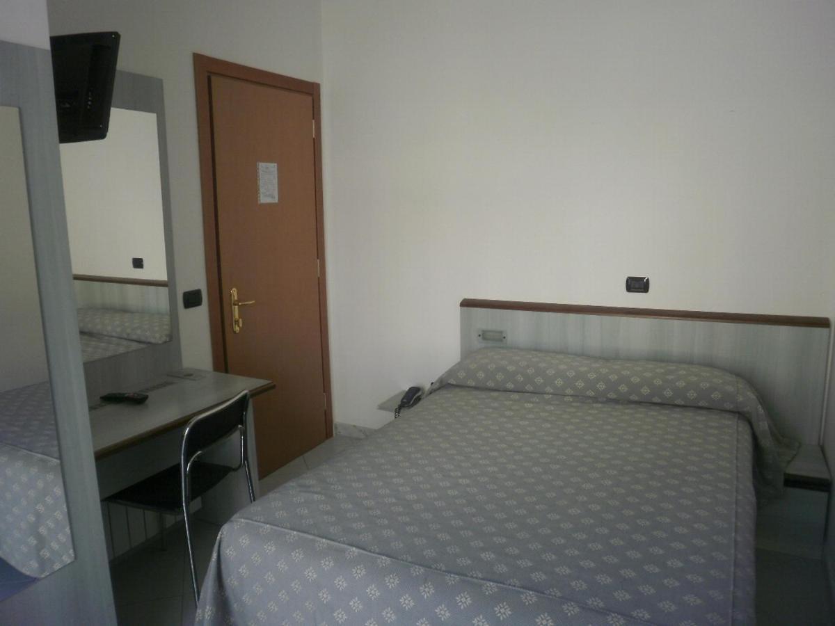 Albergo Posta Генуа Екстериор снимка
