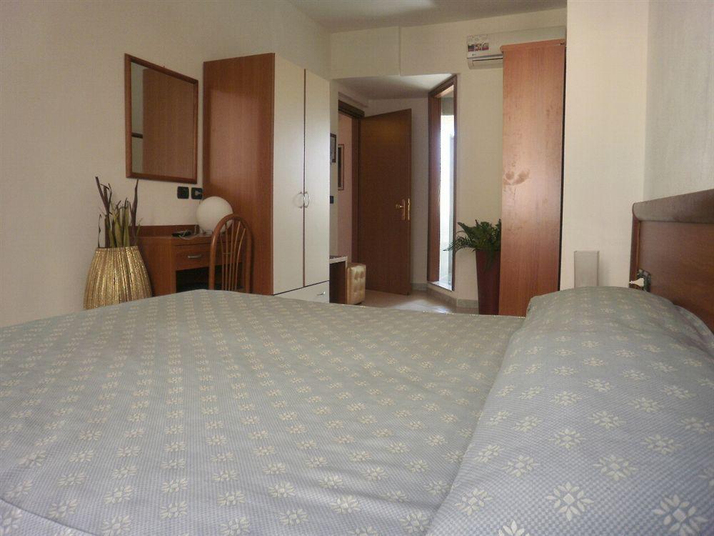 Albergo Posta Генуа Екстериор снимка