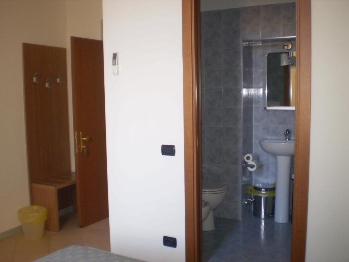Albergo Posta Генуа Екстериор снимка