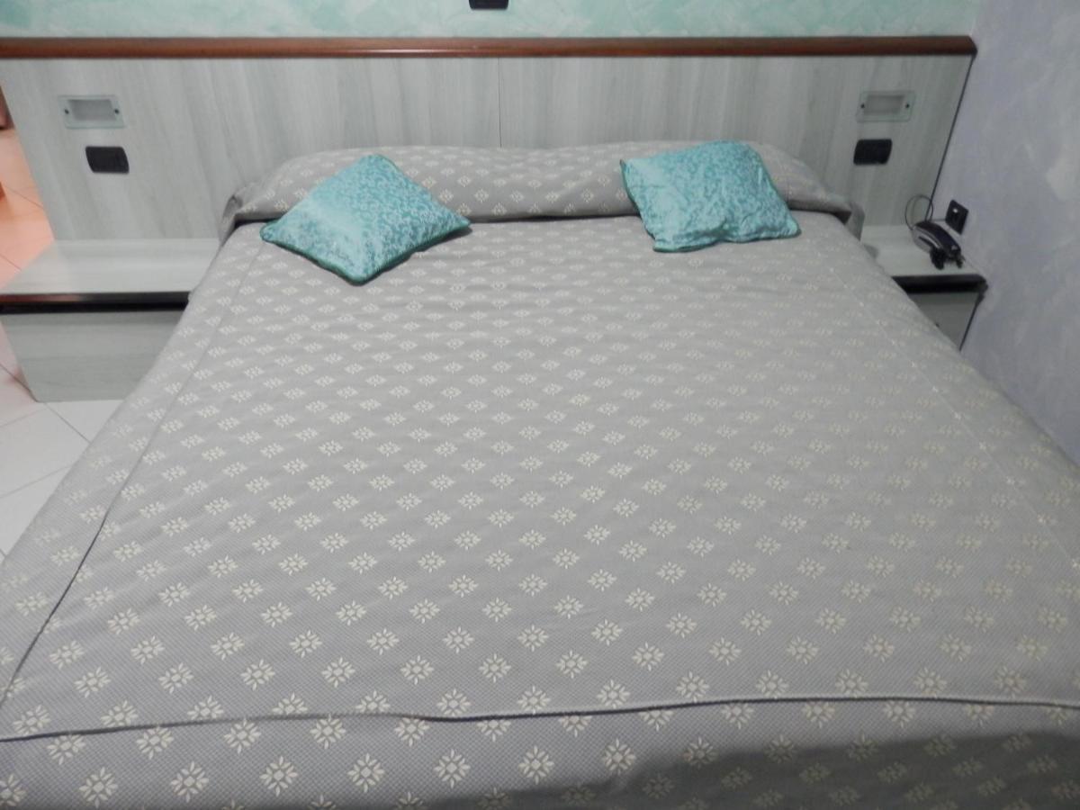 Albergo Posta Генуа Екстериор снимка