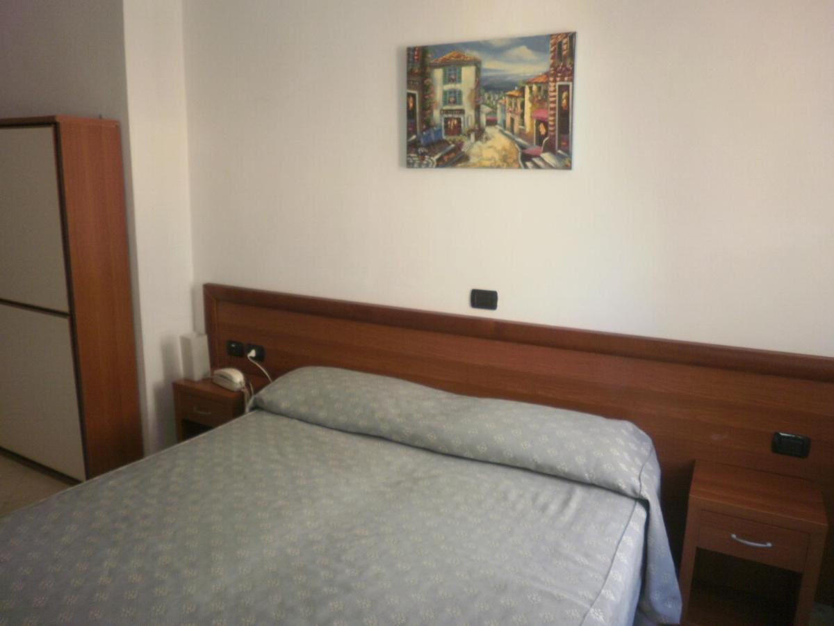 Albergo Posta Генуа Екстериор снимка